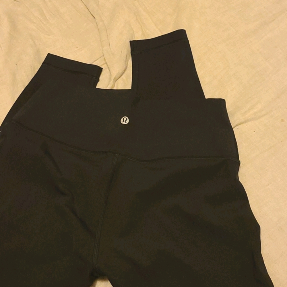 Lululemon Atlethica Wunder Under Leggings
